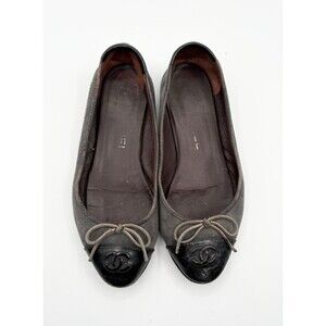 Chanel Ballet Flats Gray Suede w/ Patent Leather Cap Toe CC Logo Sz EU 36C